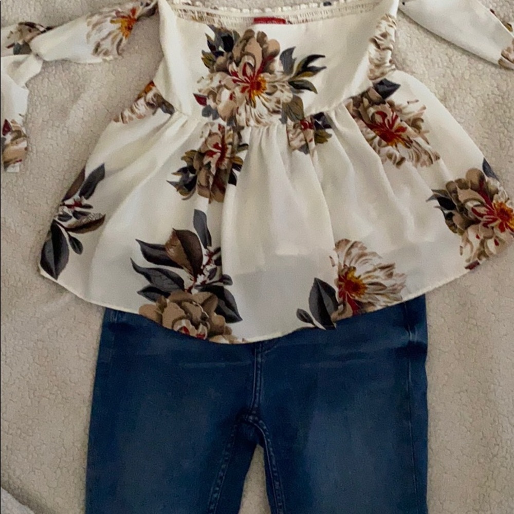 Saks fifth avenue floral top